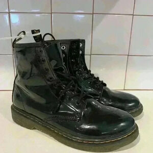 Women’s Dr. Martens Patent Black Boots- Size 5 (women’s sizing)